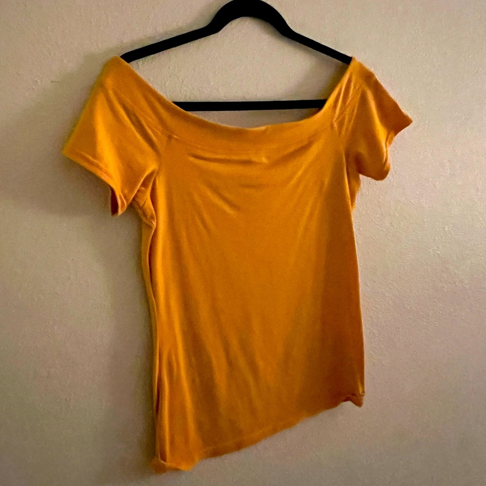 Off-the-should top